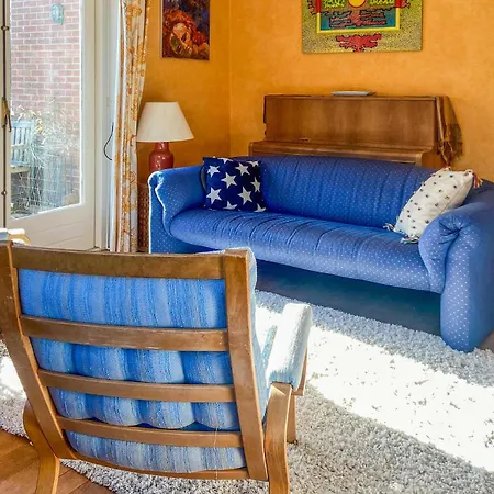 Cozy In Aan Zee With Kitchen בית נופש